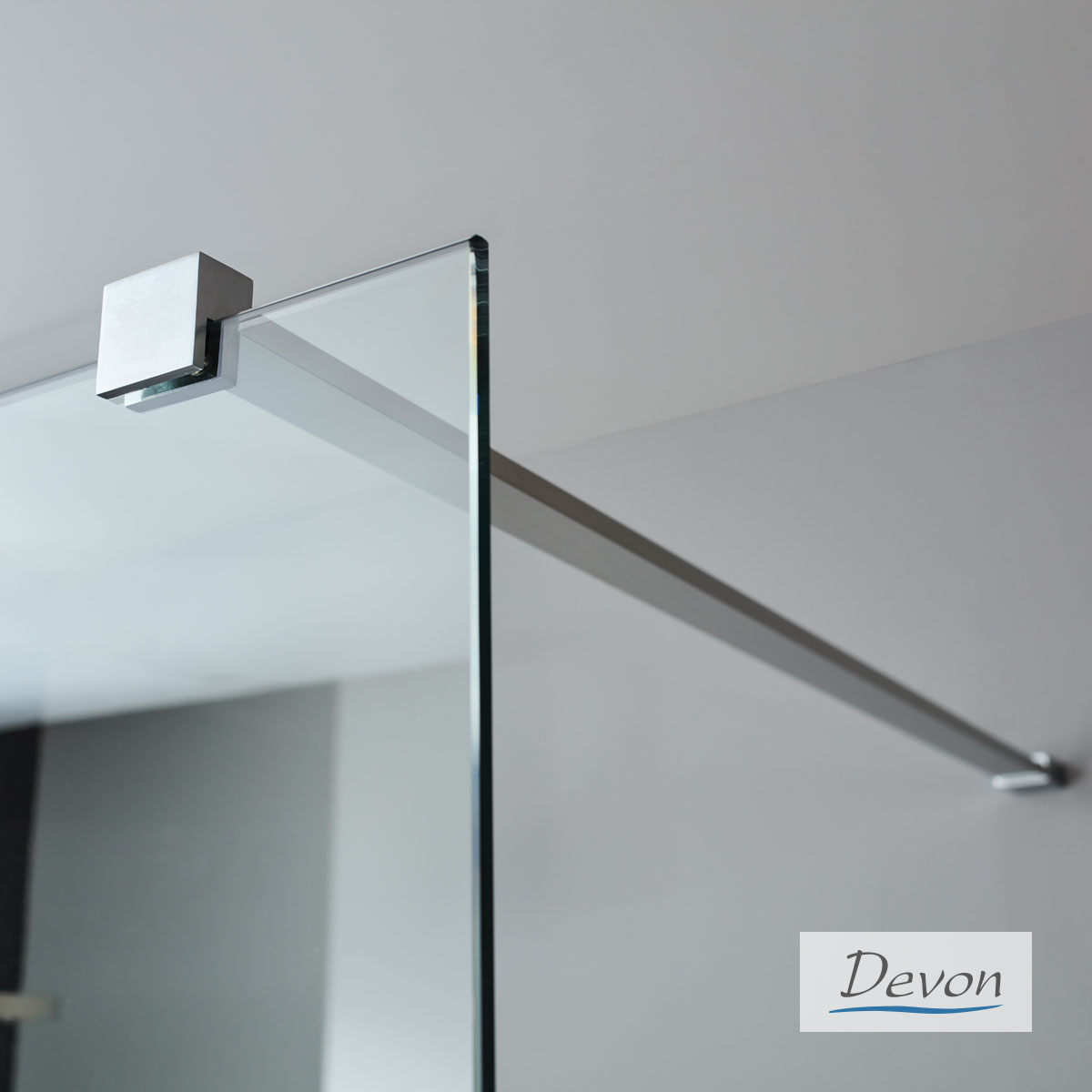 diachoristiko-krystallo-ntouzieras-iwis-walk-in-80-rythmizomeno-apo-77-eos-79ek-devon-clean-glass-pvd-aisi304-brushed (1)